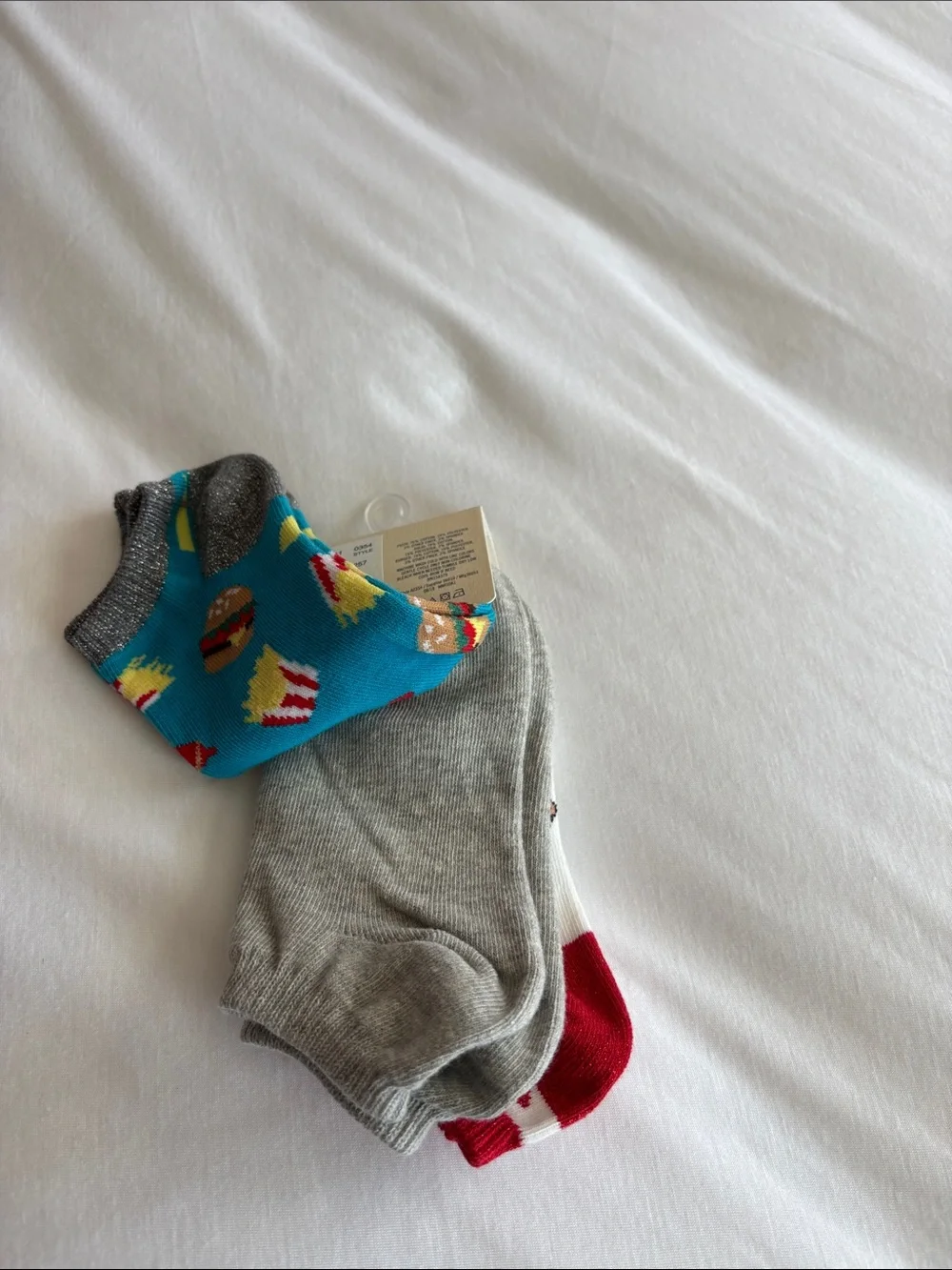 Aeropostale Ladies Graphic Ankle Socks - Pizza, Grey & Burger w Fries (3-Pack)